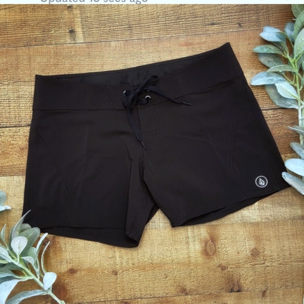 Athletic SHORTS LIKE NEW Volcom